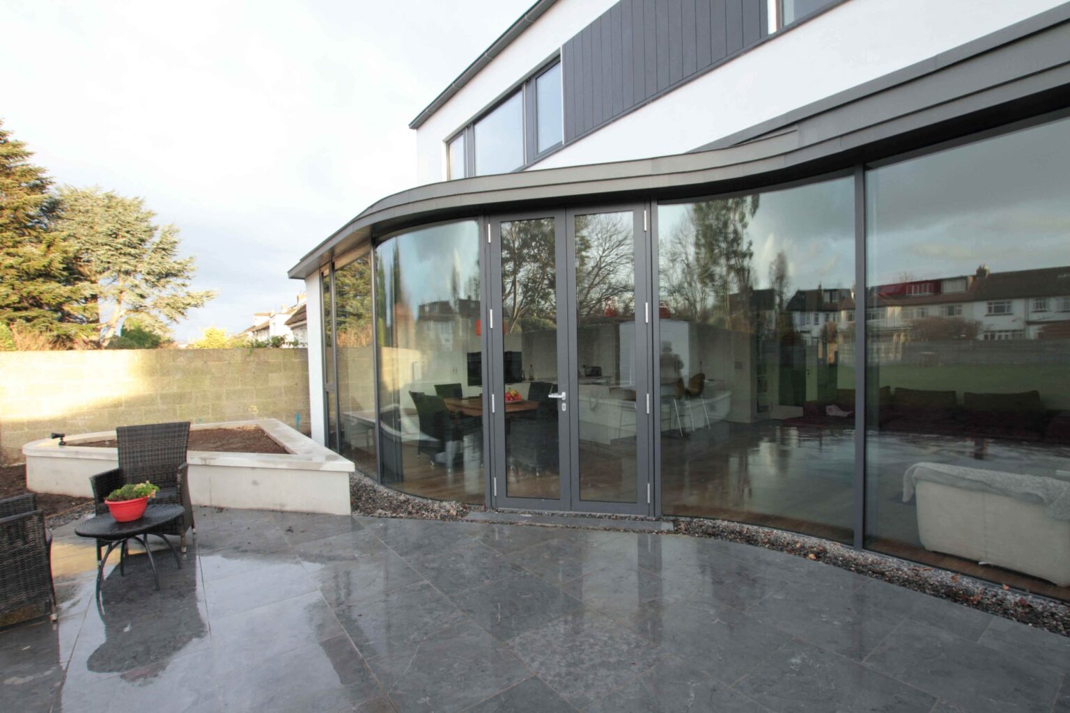 Curved Screen with Doors
